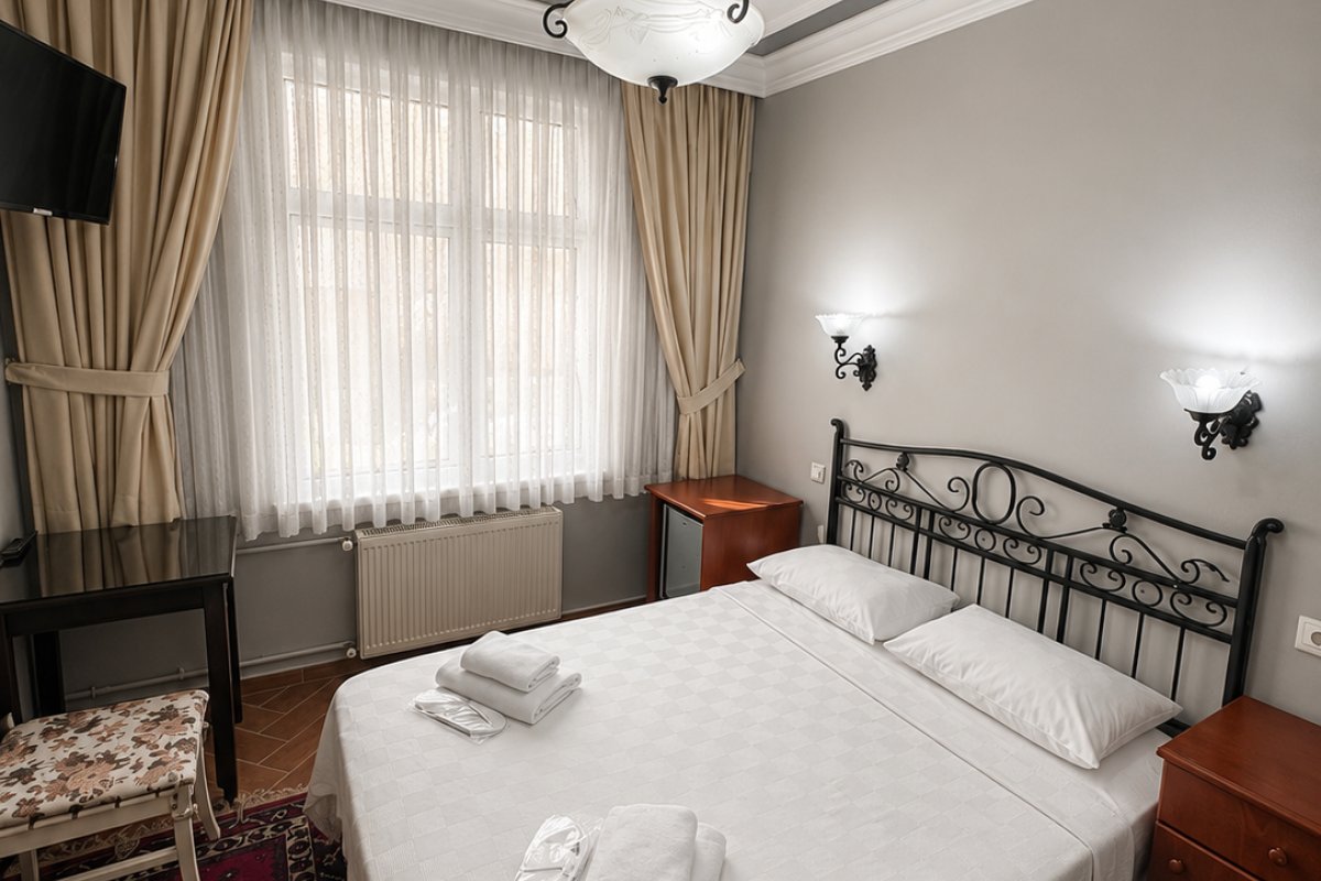 Side Hotel