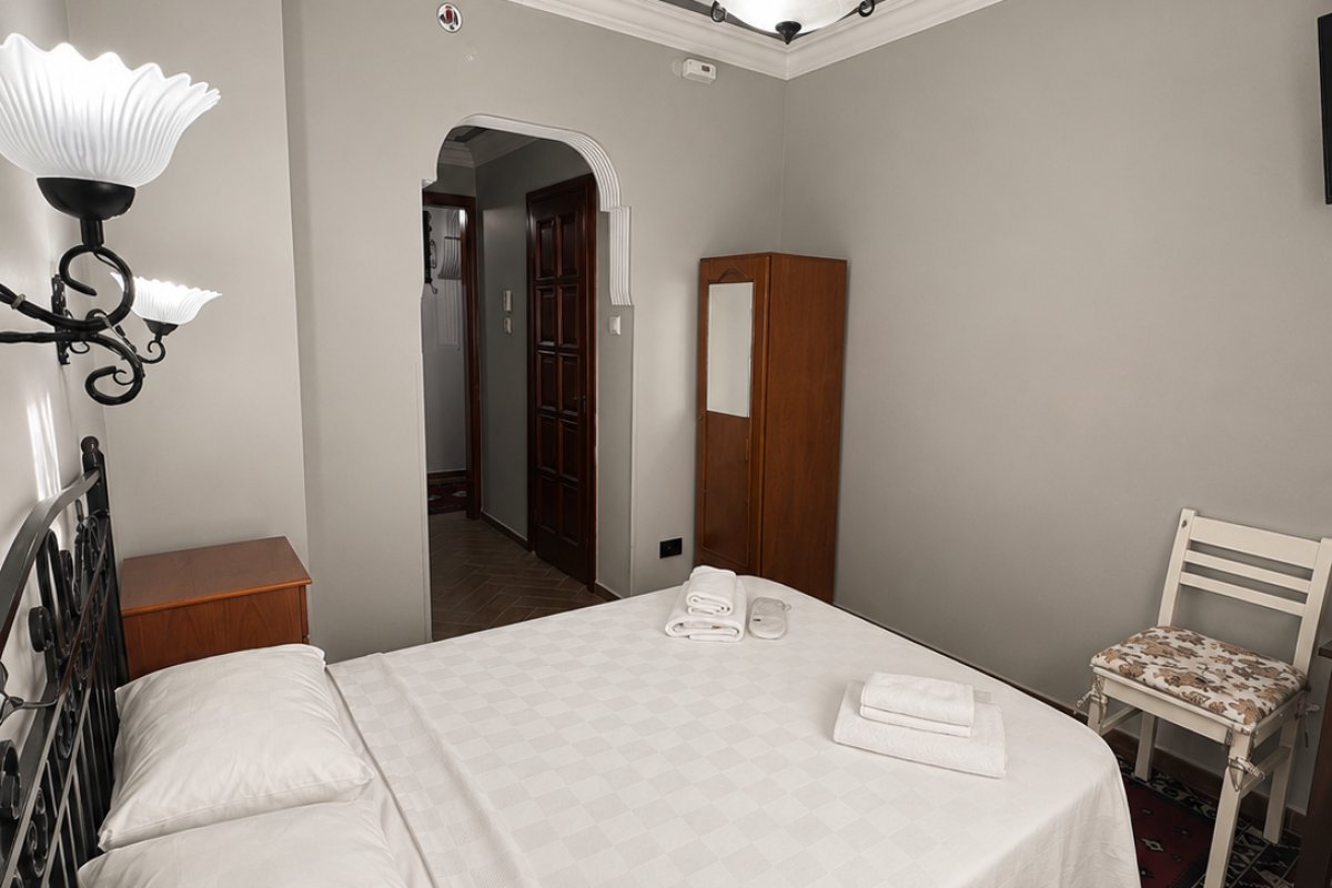 Side Hotel
